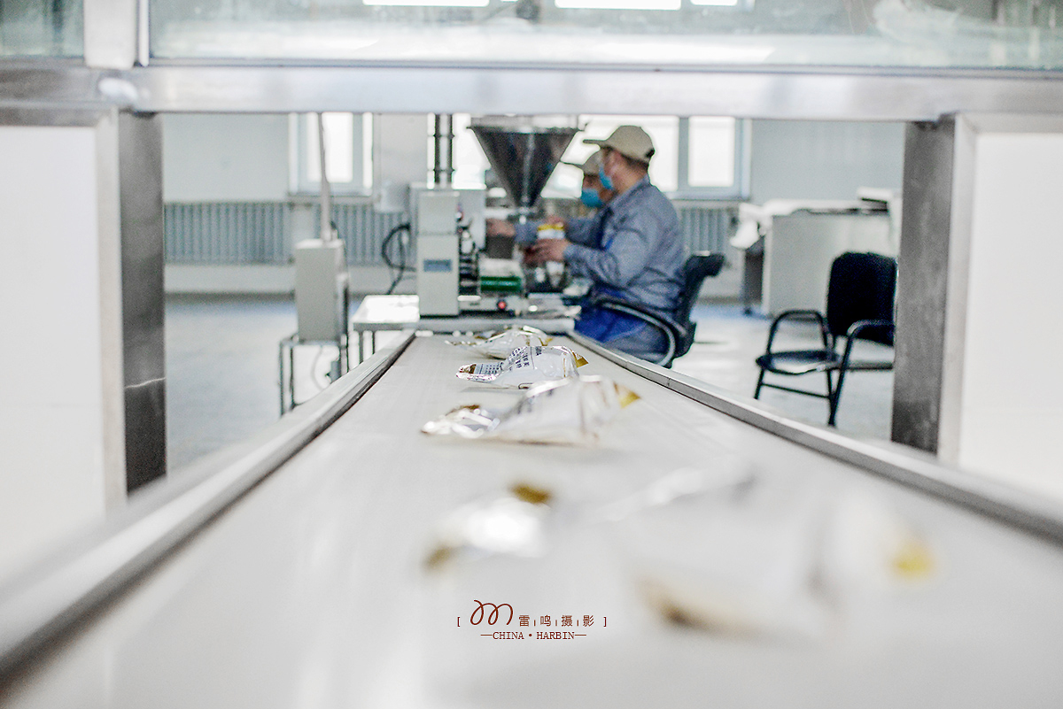 哈尔滨美食新地标 《马玉涛麻辣烫工厂》——雷鸣镜头下的味觉与视觉盛宴